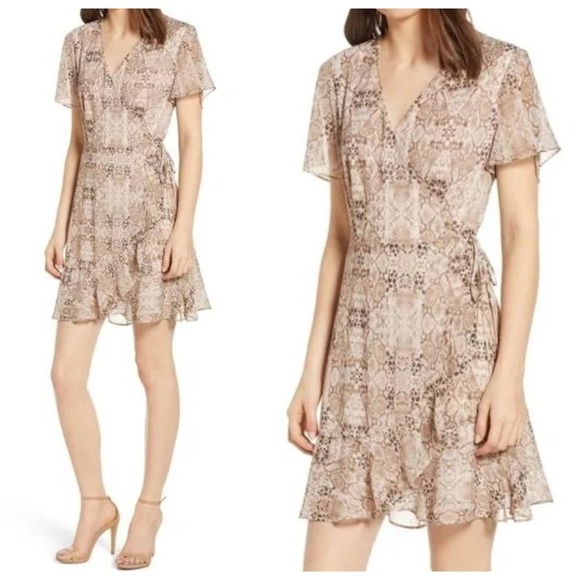 All in Favor Dresses & Skirts - All in Favor ISABELLA Neutral Beige Snakeskin Short Sleeve Wrap Dress XL NWT